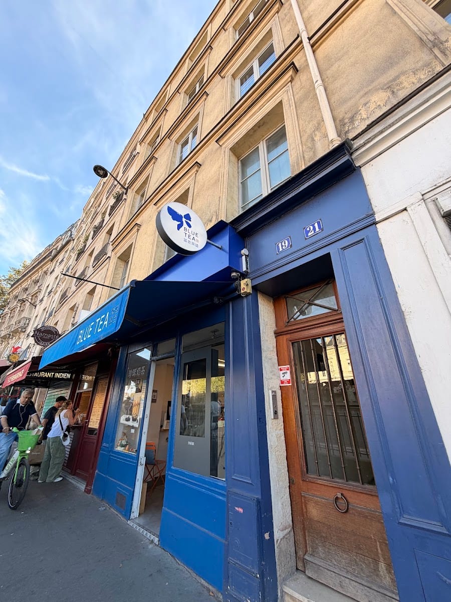 Blue tea Saint-Michel