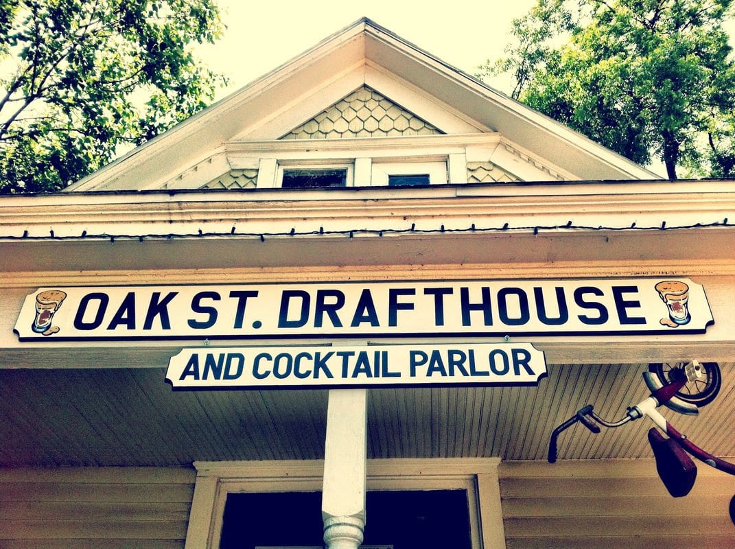 Oak St. Drafthouse and Cocktail Parlor, photo 2