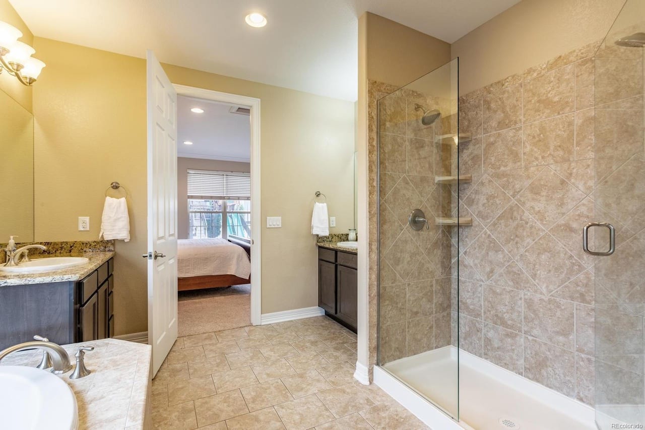 Toni Carl at ERA Realty Center, photo 4