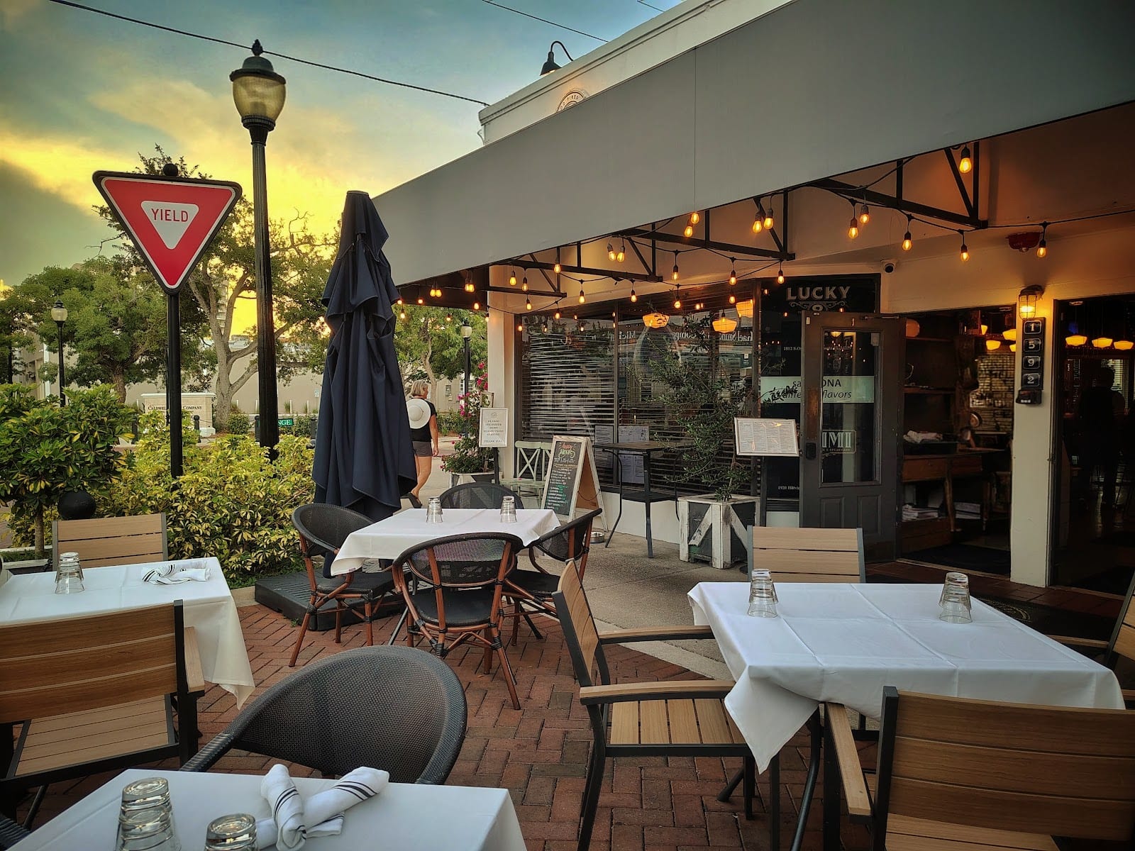 1592 | Wood Fired Kitchen & Cocktails