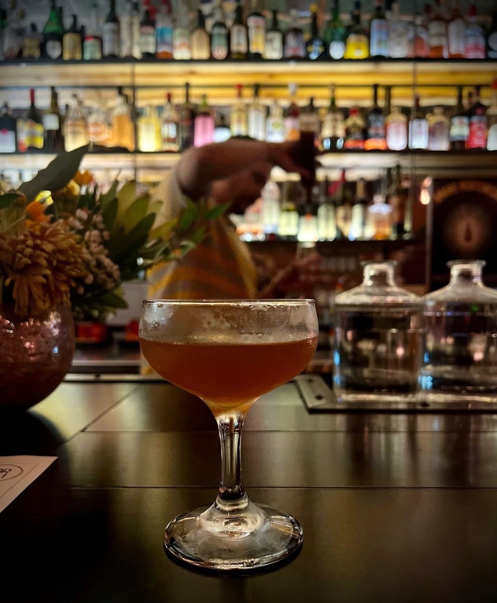 Bar 821