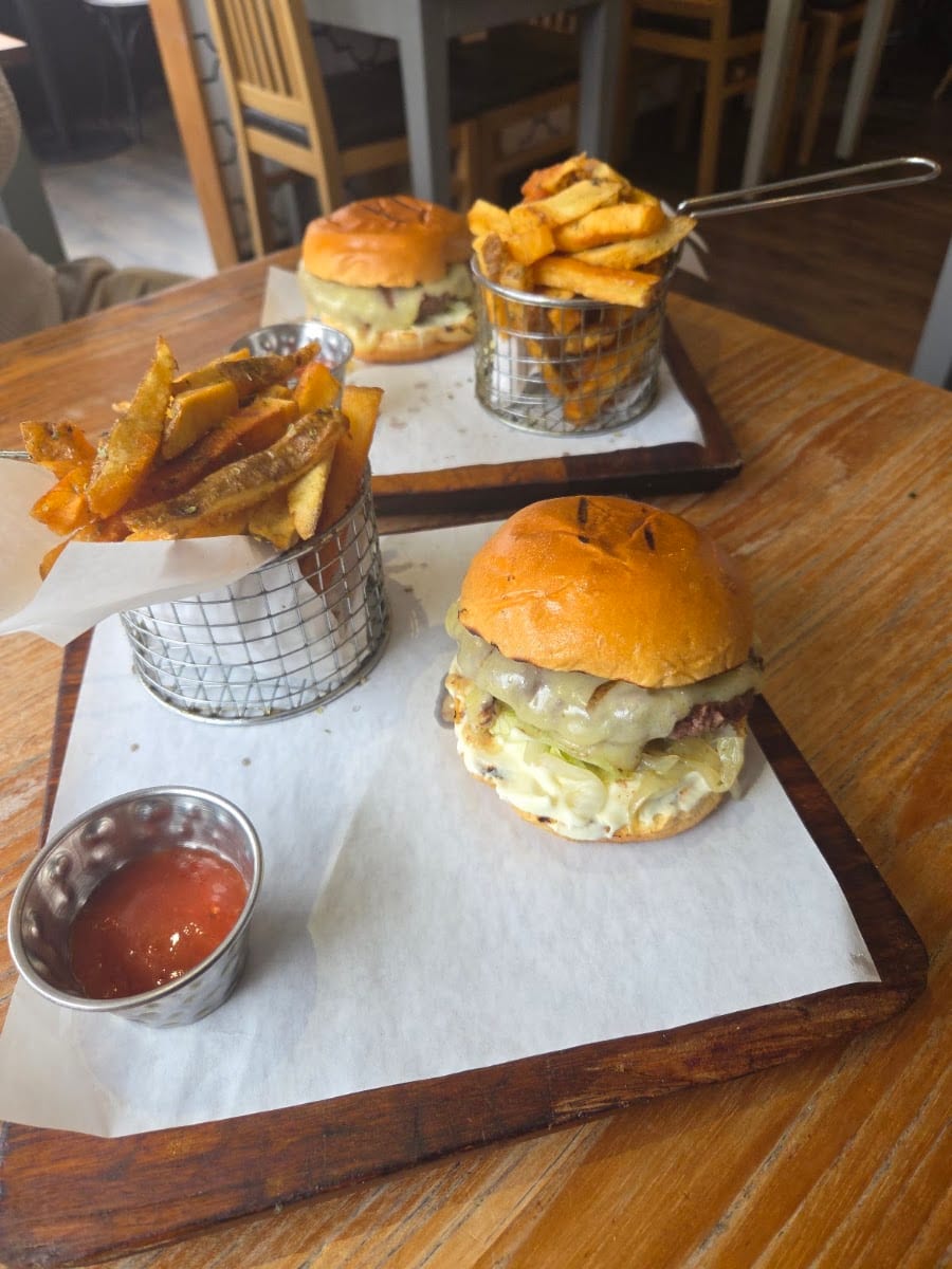 Laurel House - Halal Steak & Grill Restaurant, photo 3
