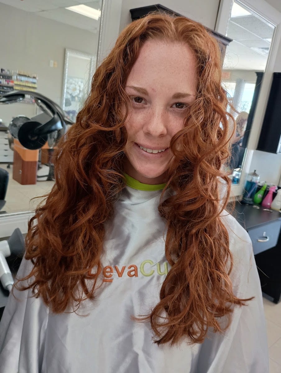 Curly haircuts by Julie P, photo 3