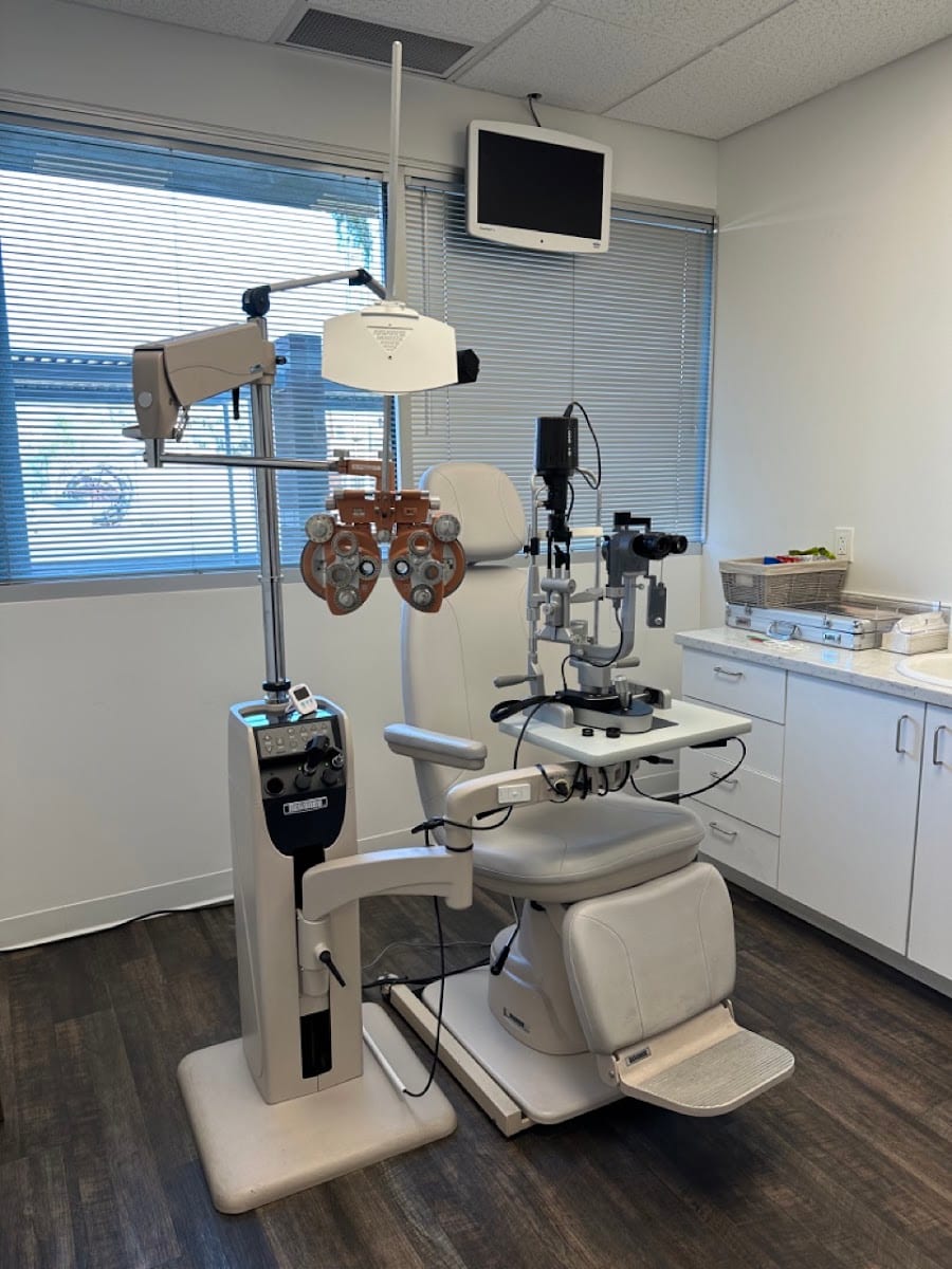 Innovative EyeCare: Ortho-k & IPL Dry Eye Treatment, photo 3