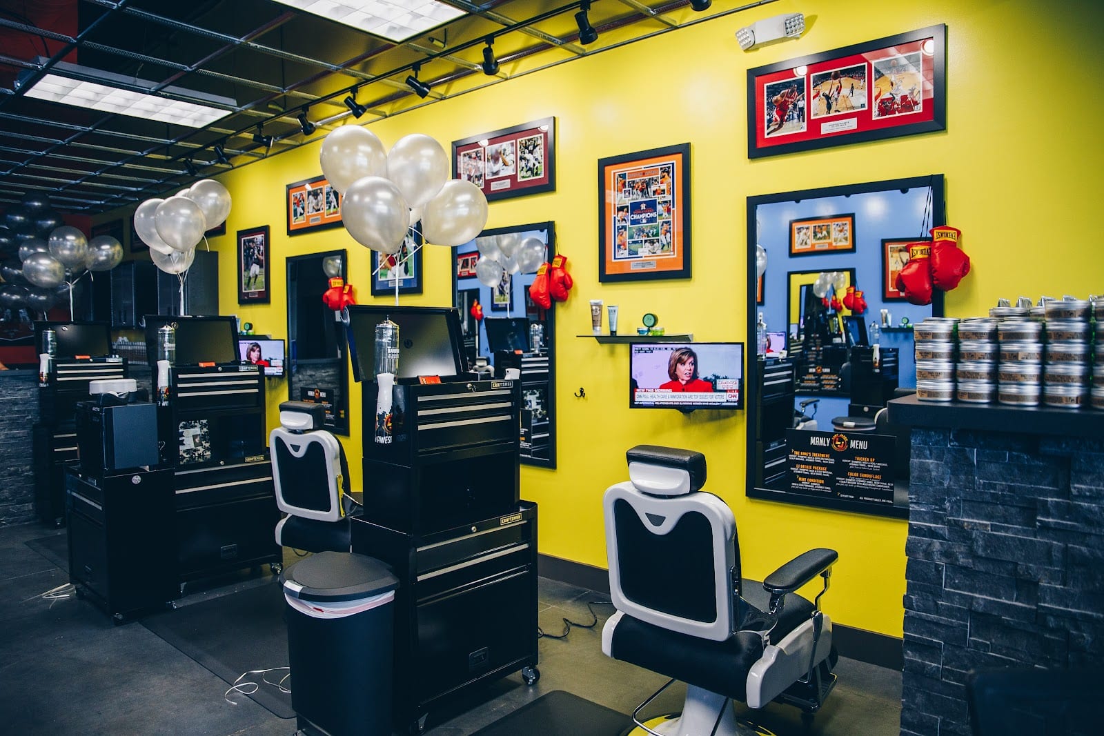 Lady Jane's Haircuts for Men- Fort Wayne (Coldwater Rd & E Coliseum Blvd), photo 2