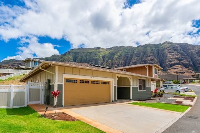Support Local: Makaha Valley Home