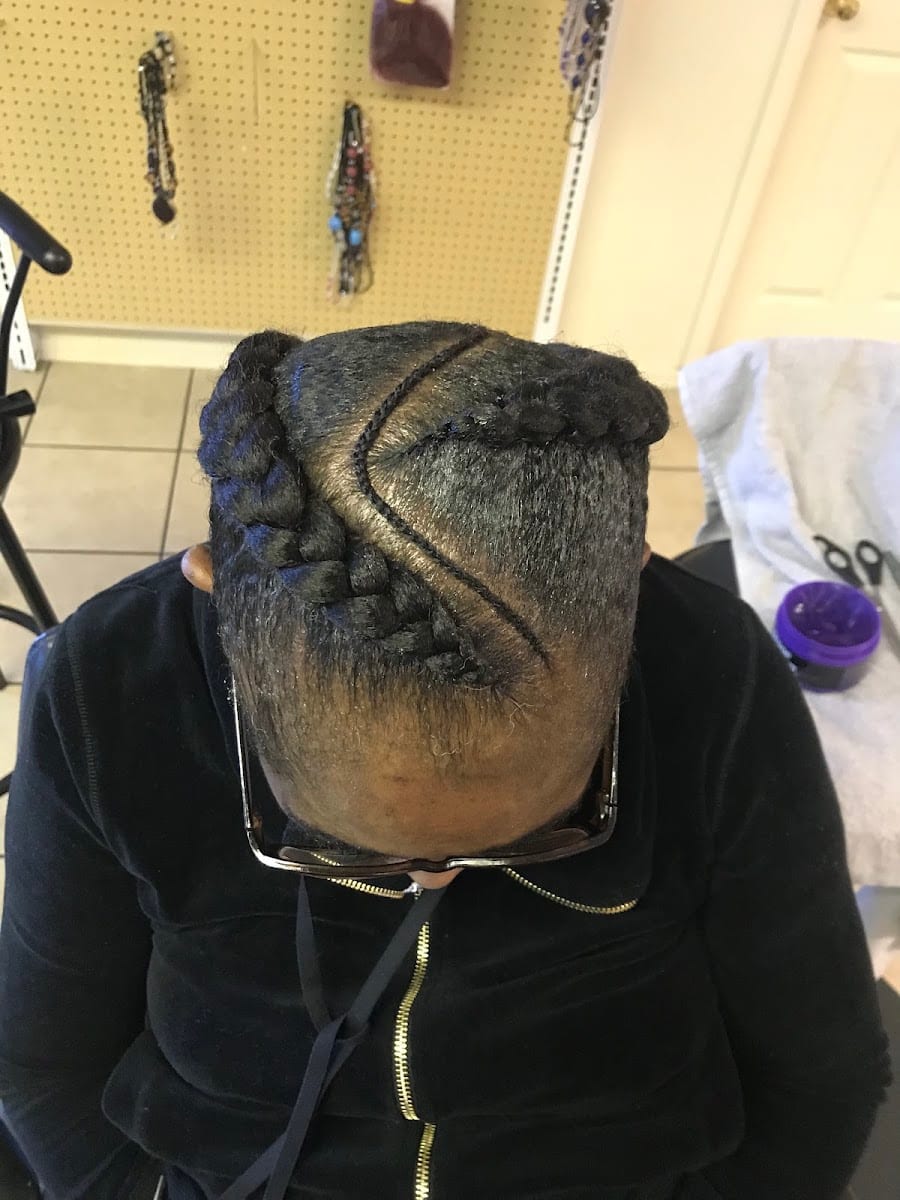 Aida's Hair Braiding