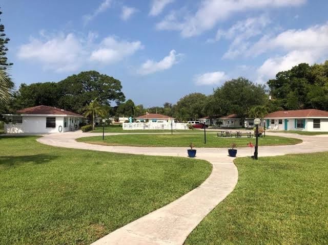 Coco NoKo cozy beach cottage + Swimming pool! Golf cart and pet friendly!, photo 3
