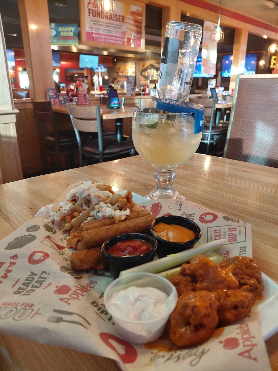 Applebee's Grill + Bar - North Rainbow Blvd, photo 4