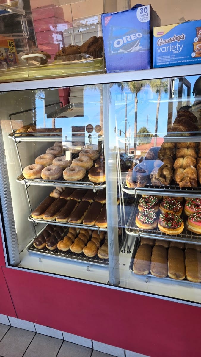 Los Alamitos Donuts, photo 3