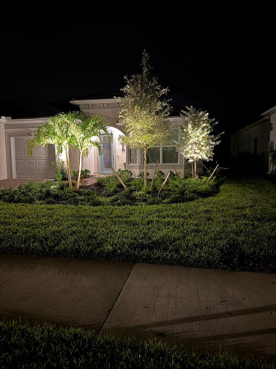 Uplight Pro Landscape Lighting, photo 4