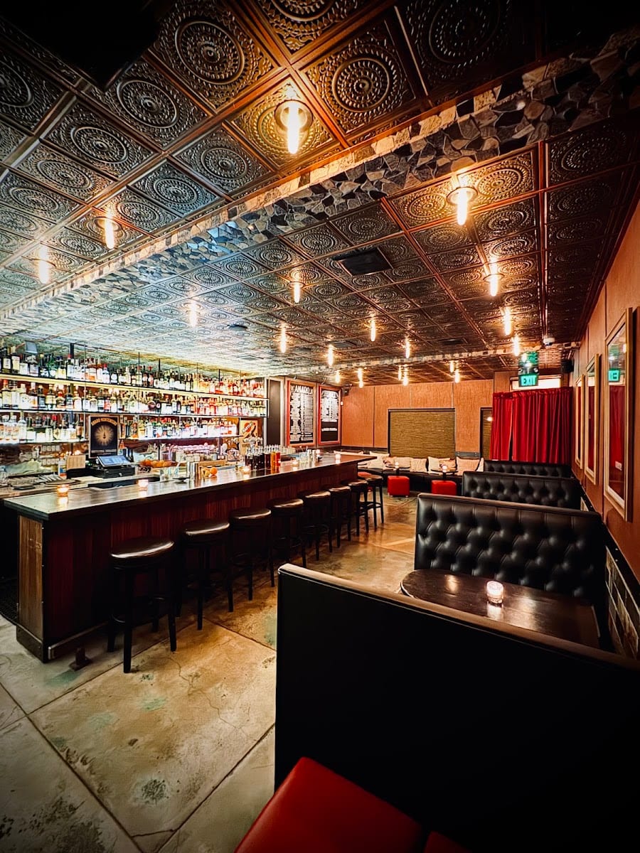 Bar 821, photo 2