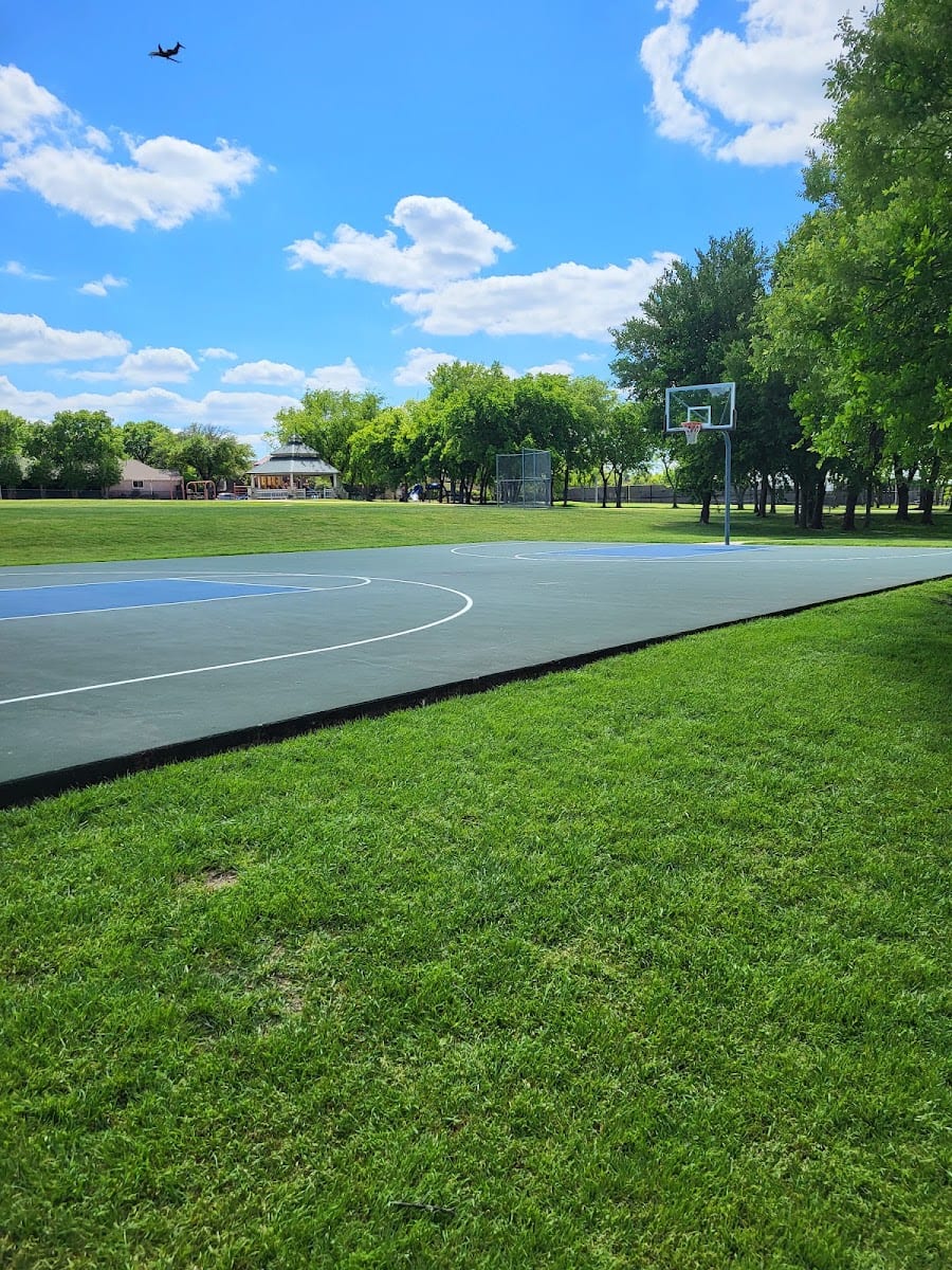 Oak Creek Park, photo 2