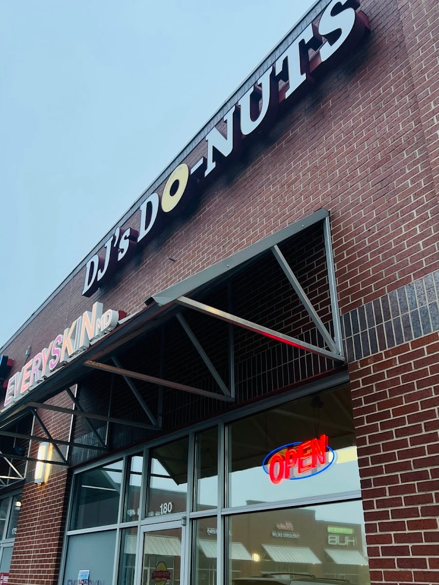 DJ's Donuts, photo 3