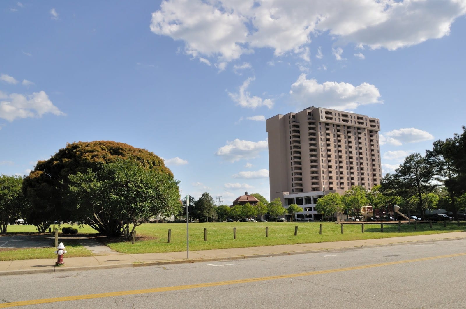 Superblock, photo 2