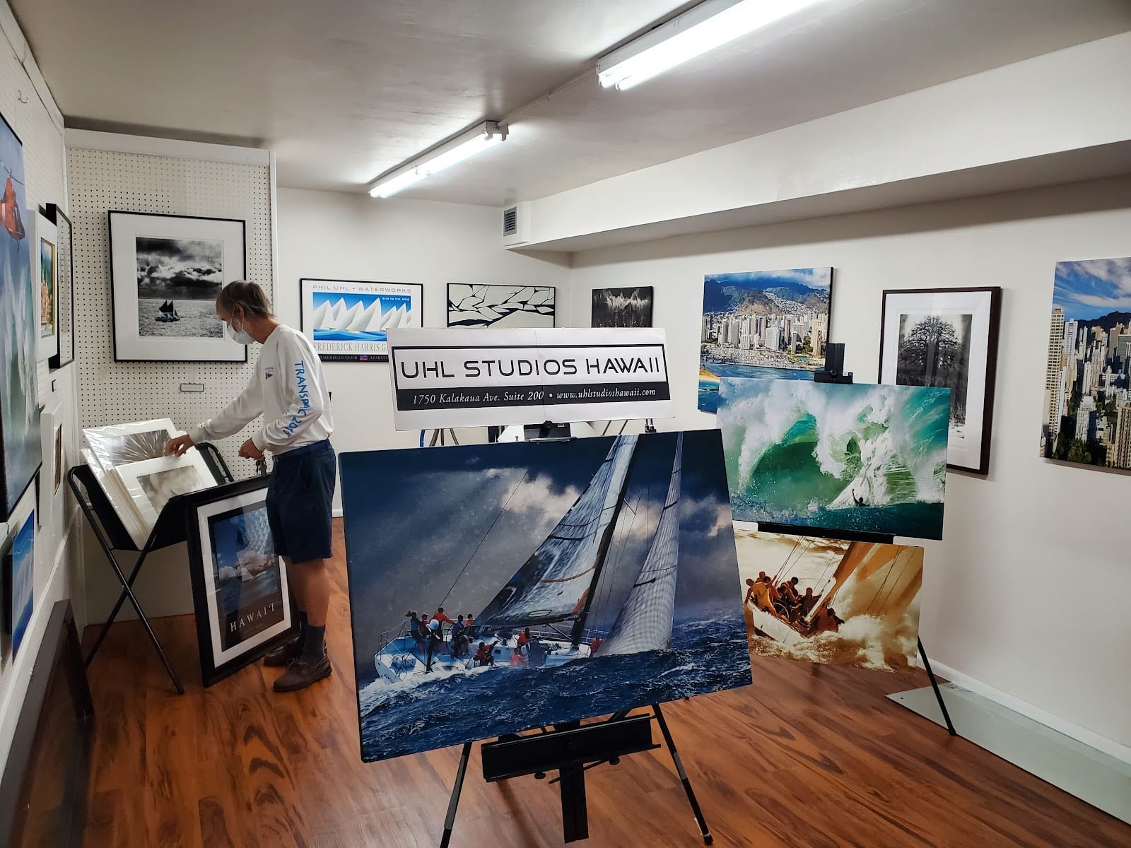 UHL STUDIOS HAWAII
