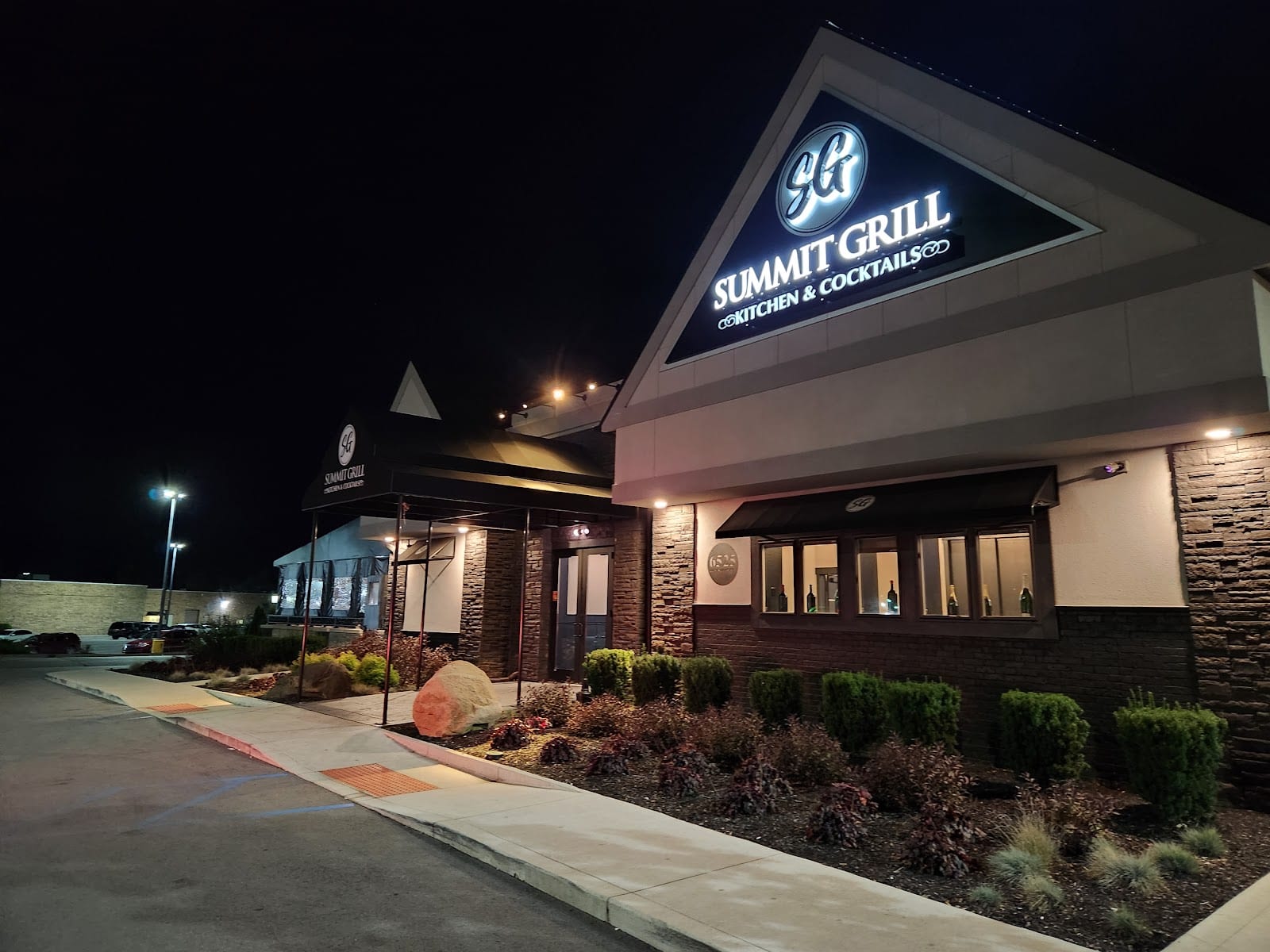 Summit Grill Kitchen & Cocktails, photo 2
