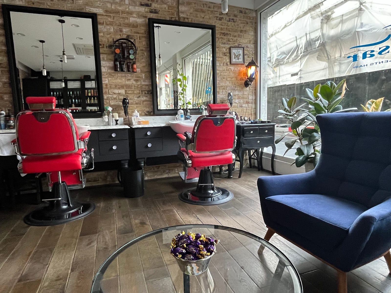 ISAR BARBER Liverpool Street . 5 Cutler Street, London E1 7DJ, photo 4