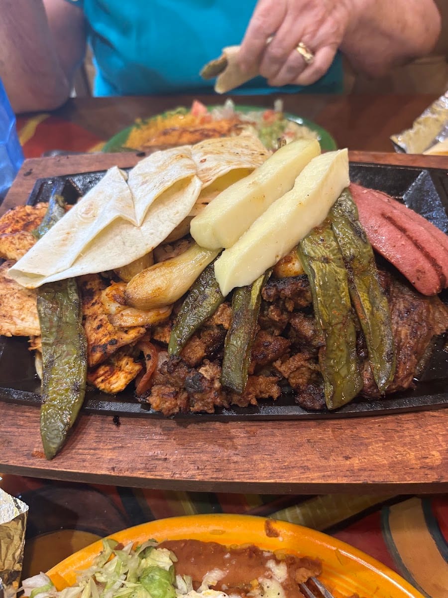 Los Mariachis Bar & Grill, photo 4