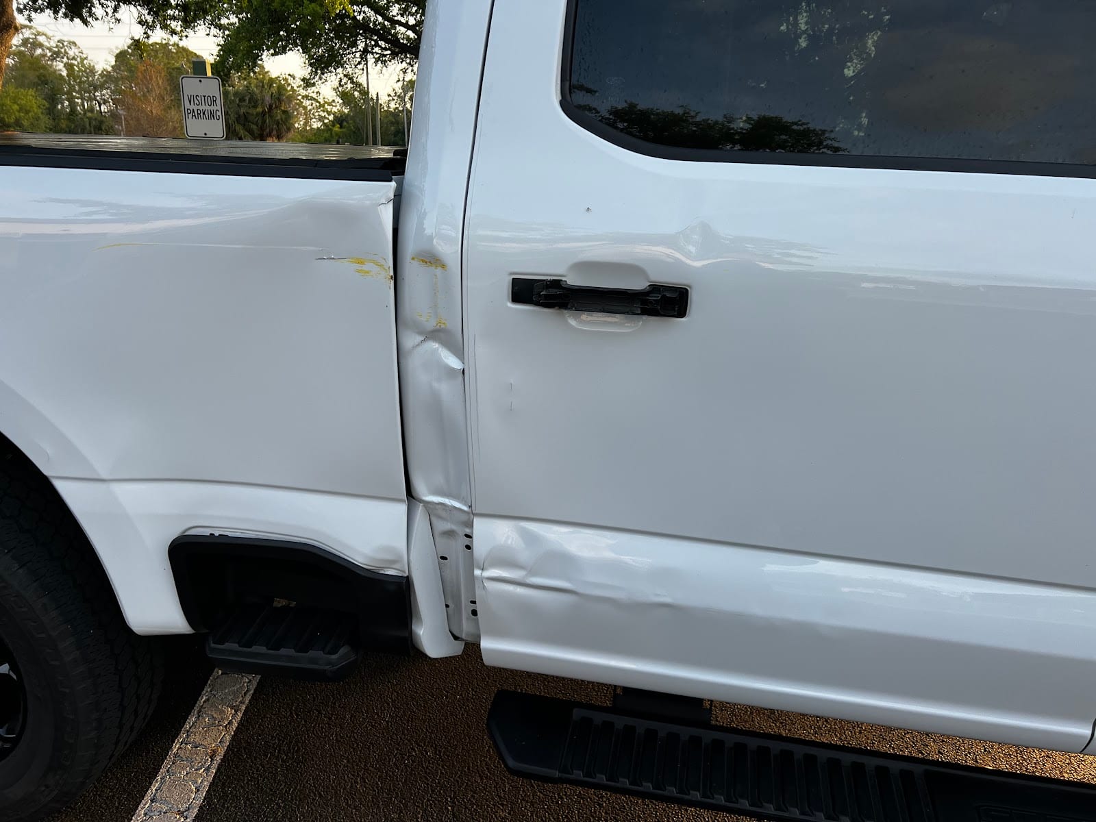 Matthews-Currie Ford Collision Center, photo 2