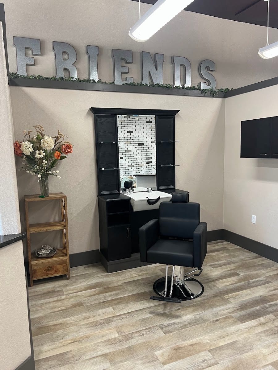 Friends Salon, photo 2