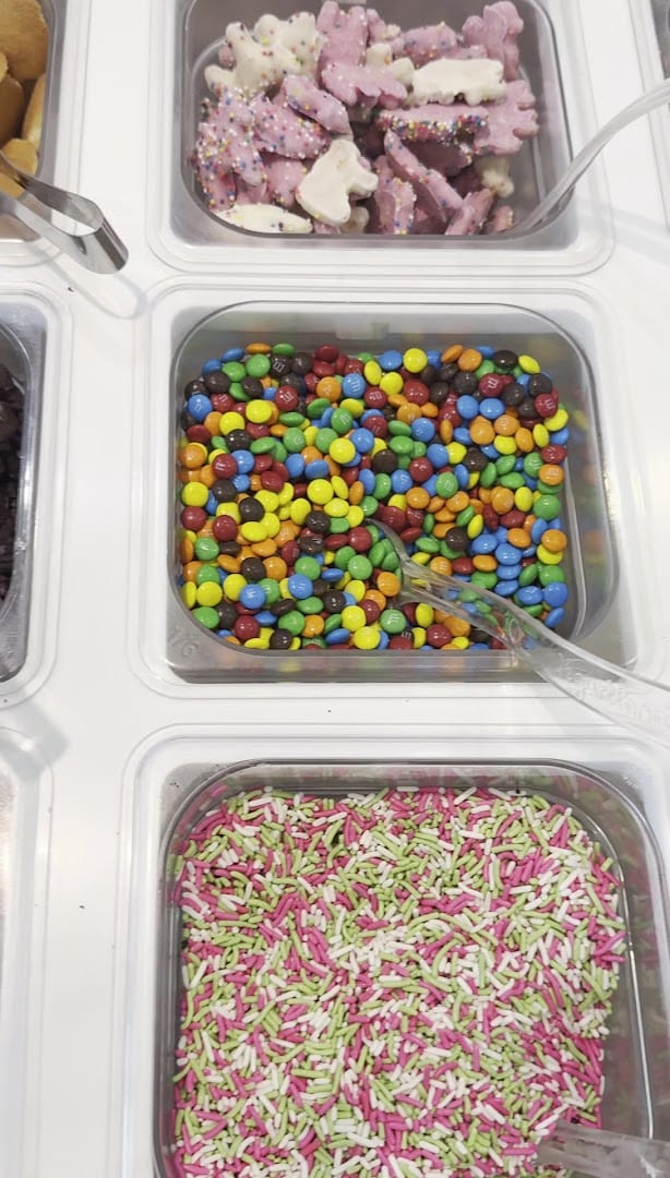 Yogurtland Cherrywood, photo 2