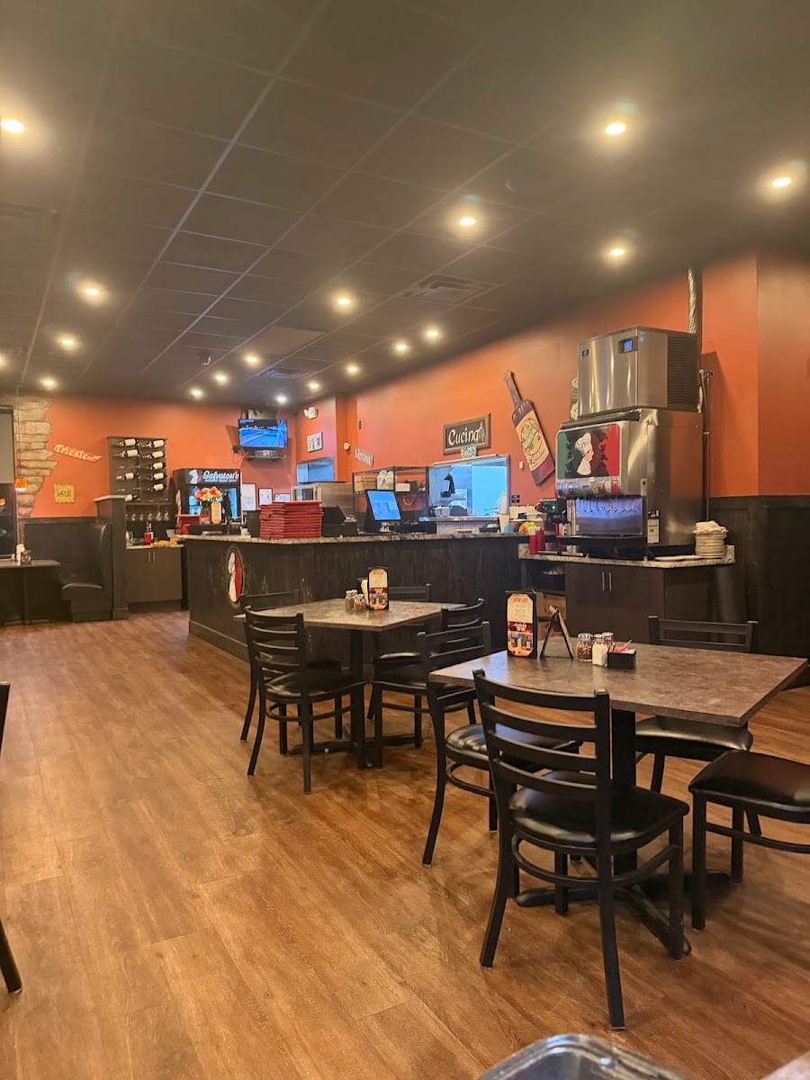 Salvatori’s Waynedale, photo 2