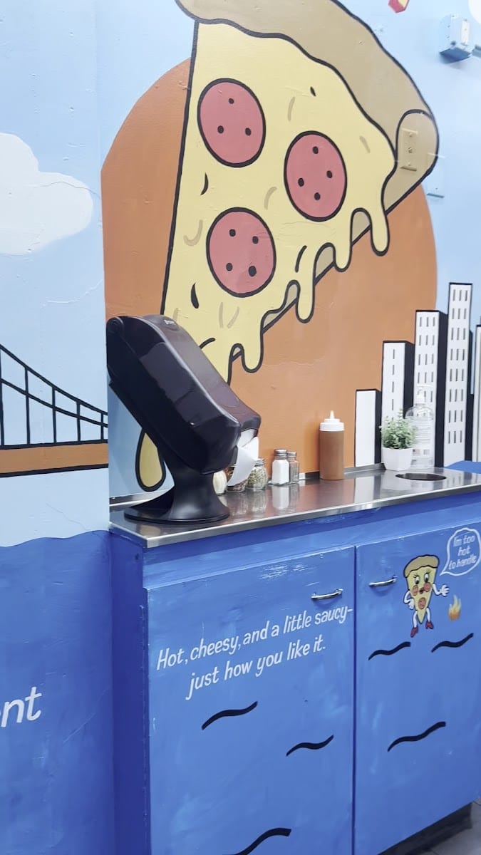SF Hole in the Wall Pizza, photo 3