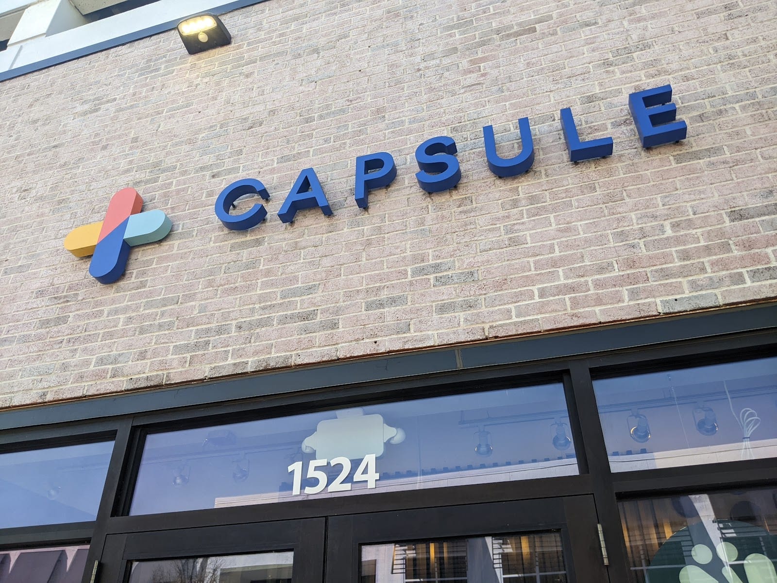 Capsule, photo 2