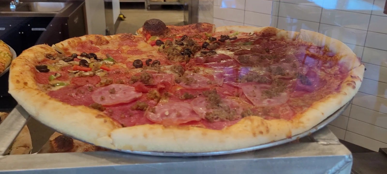 Vics Pizzeria, photo 3