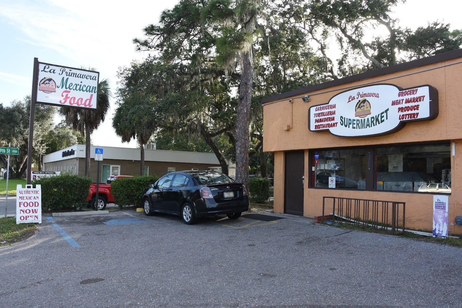 La Primavera Supermarket & Restaurant, photo 2