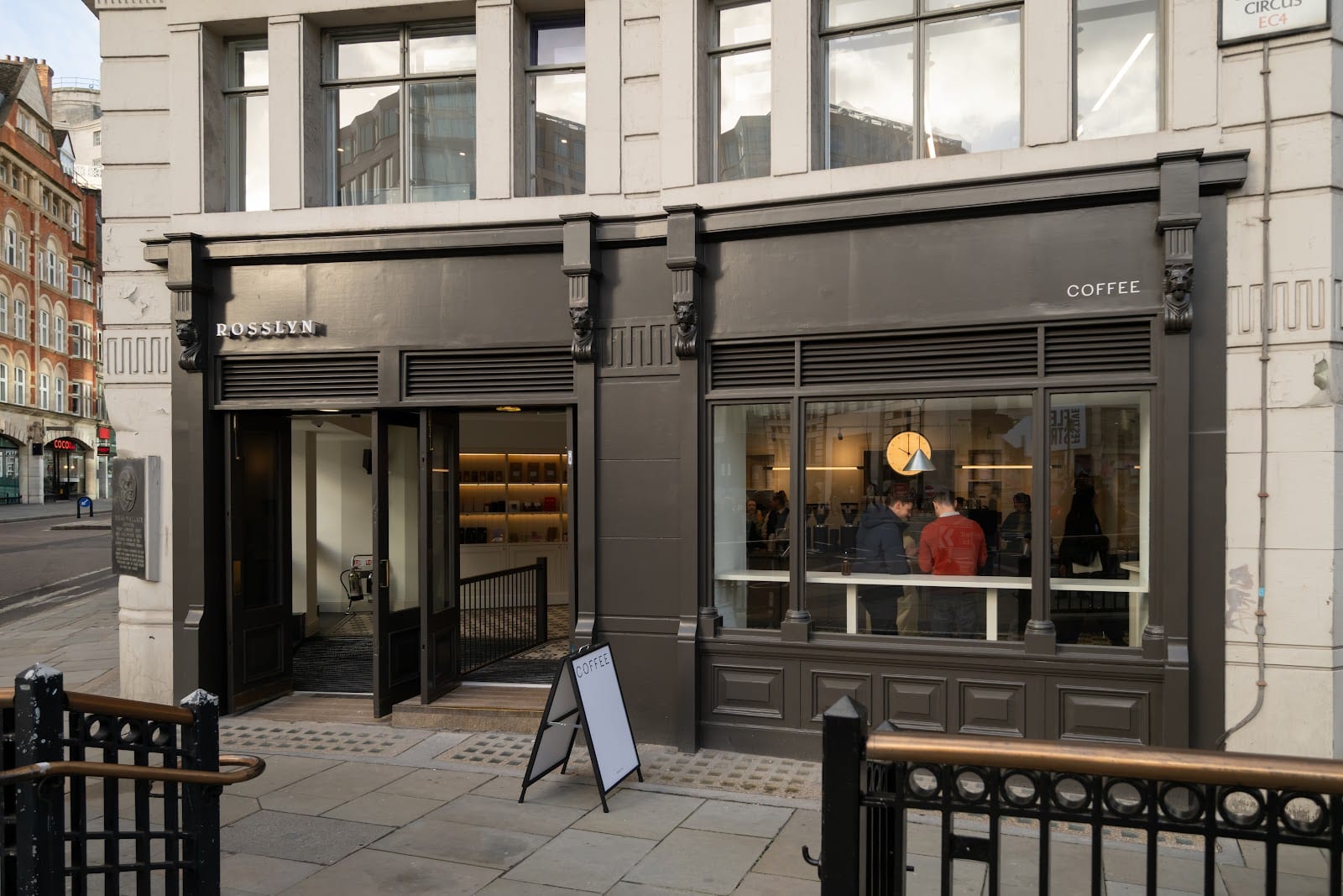 Rosslyn Coffee Ludgate Circus, photo 2
