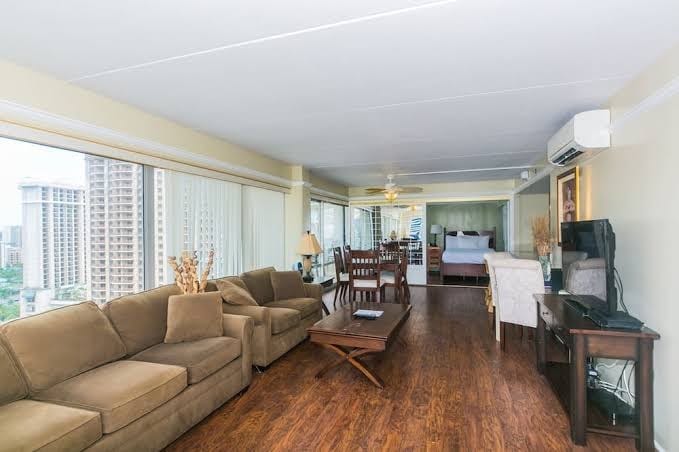 Ilikai Hotel 2-Bedroom with Views of the City Lights, and Partial Ocean View! No Resort Fees!, photo 3