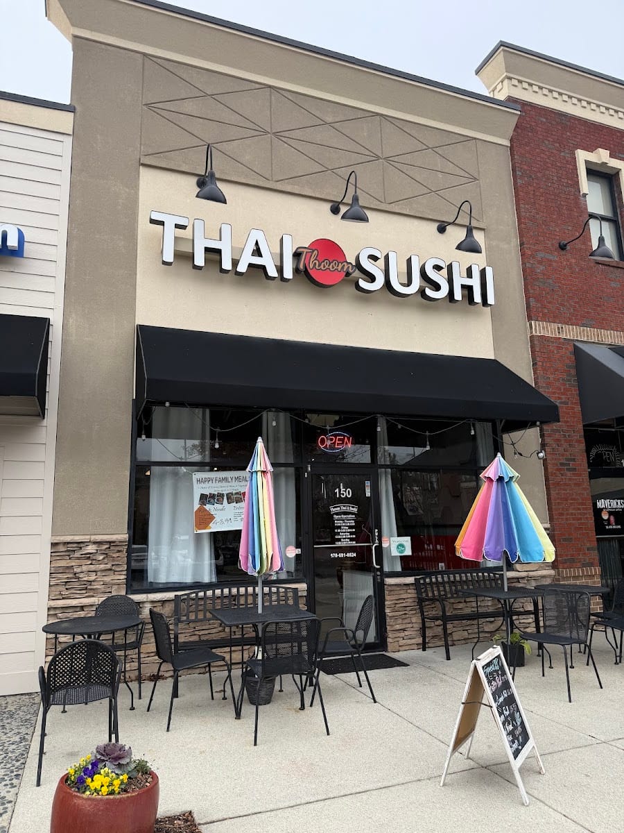 Thoom Thai & Sushi
