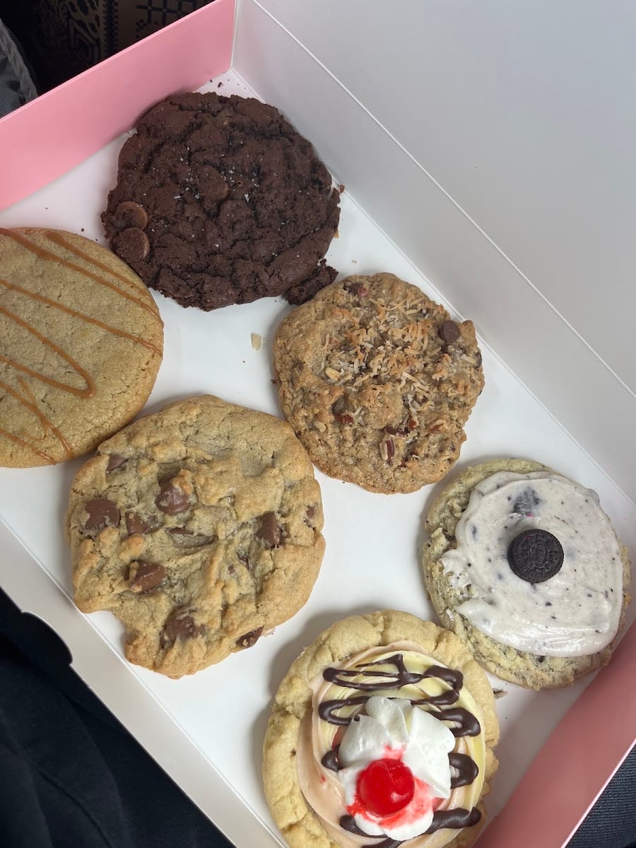 Crumbl Cookies, photo 3