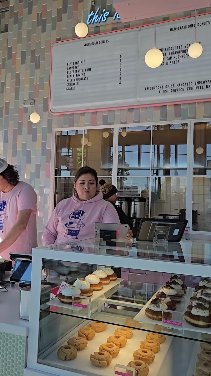 Magic Donuts & Coffee, photo 2