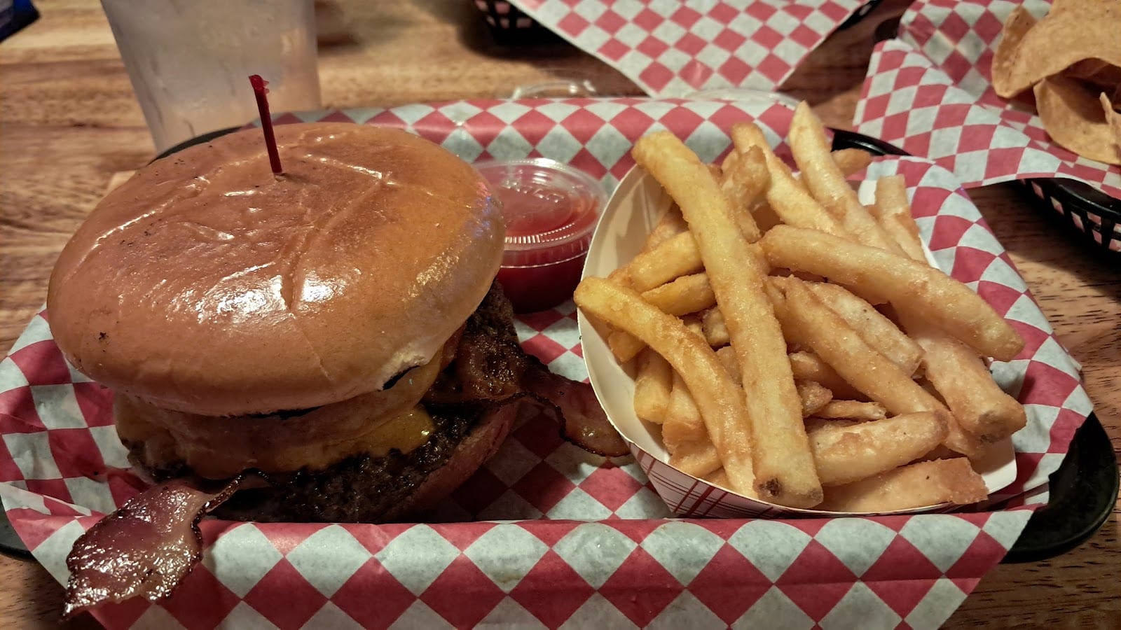 Typsy Tavern Bar & Grill, photo 3