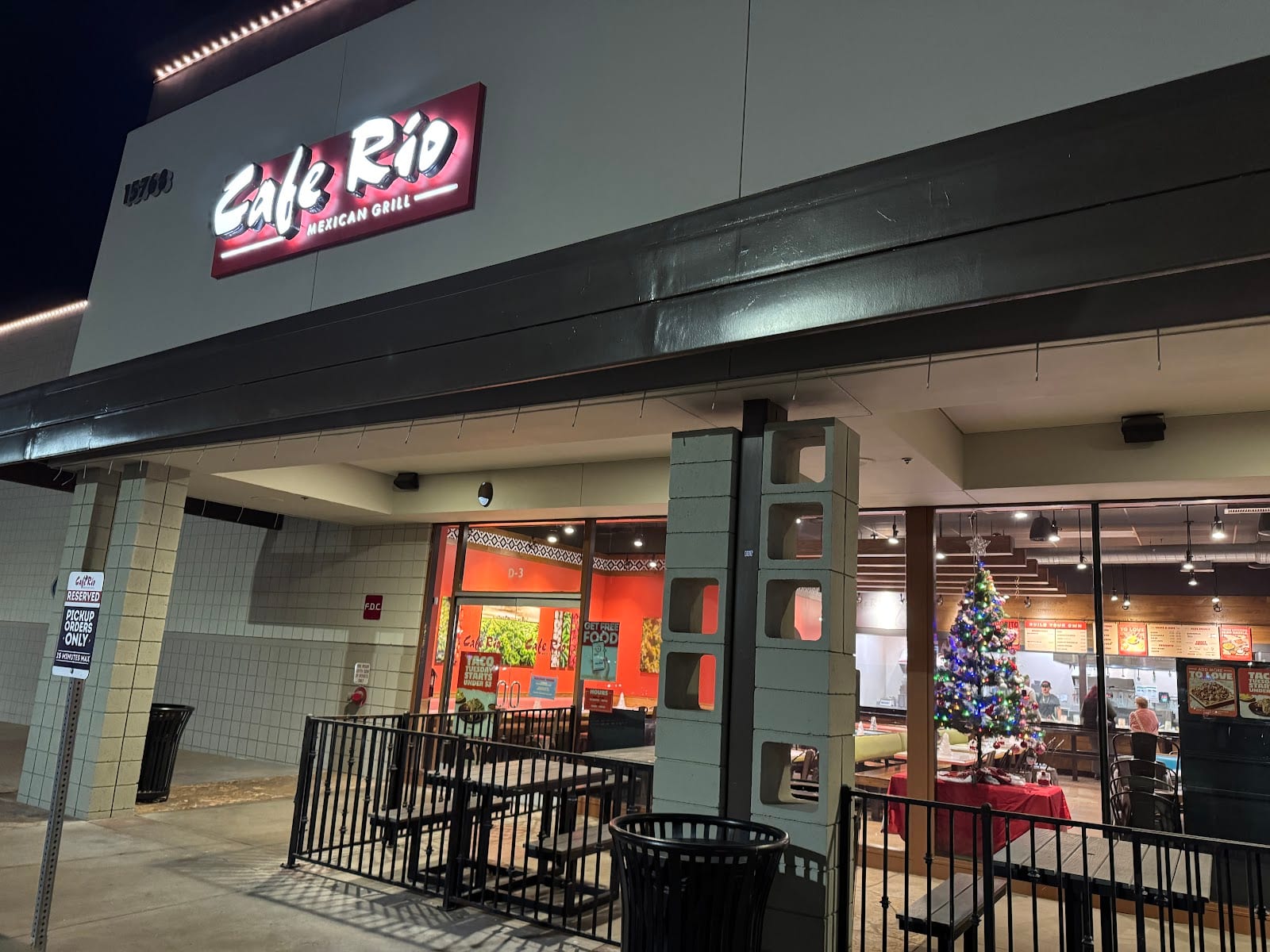 Cafe Rio Fresh Modern Mexican, photo 2