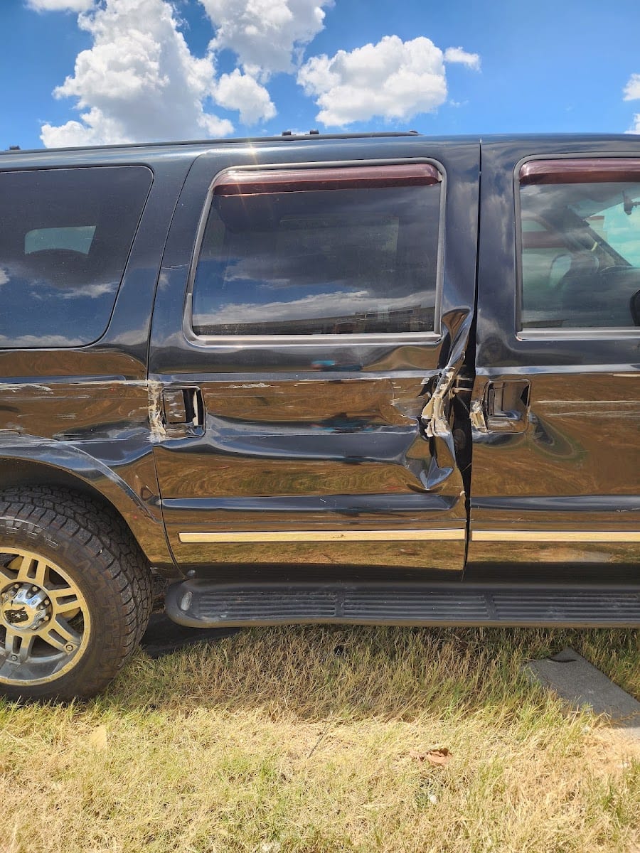 Robert's Paint-Collision & Mechanical Repair