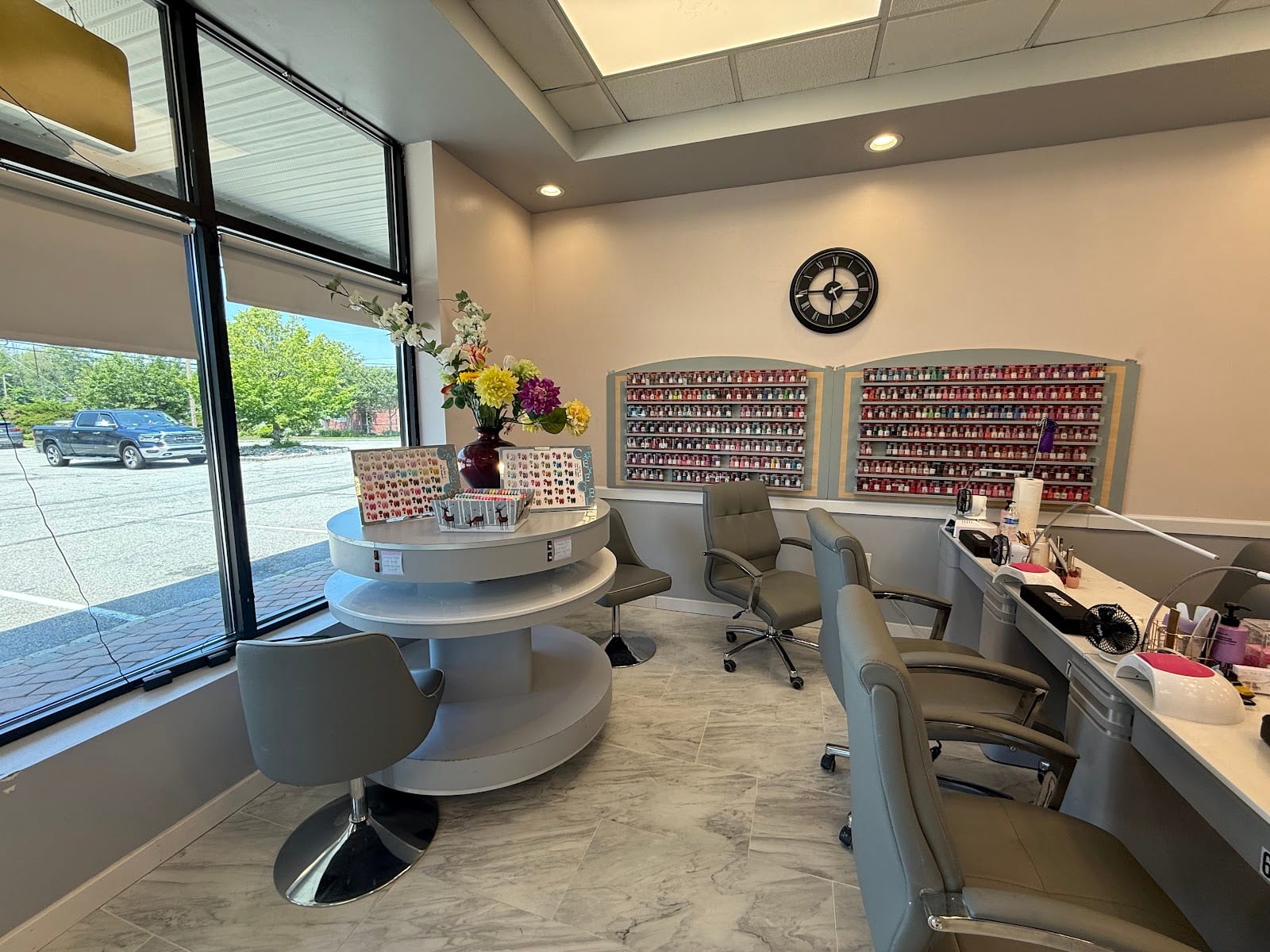 Dior Nails & Spa