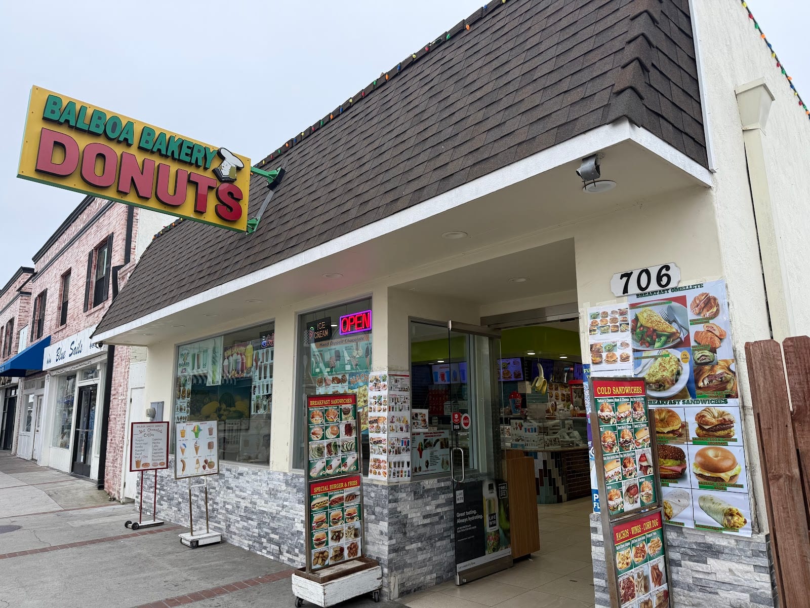 Balboa Bakery & Deli & Donuts, photo 2