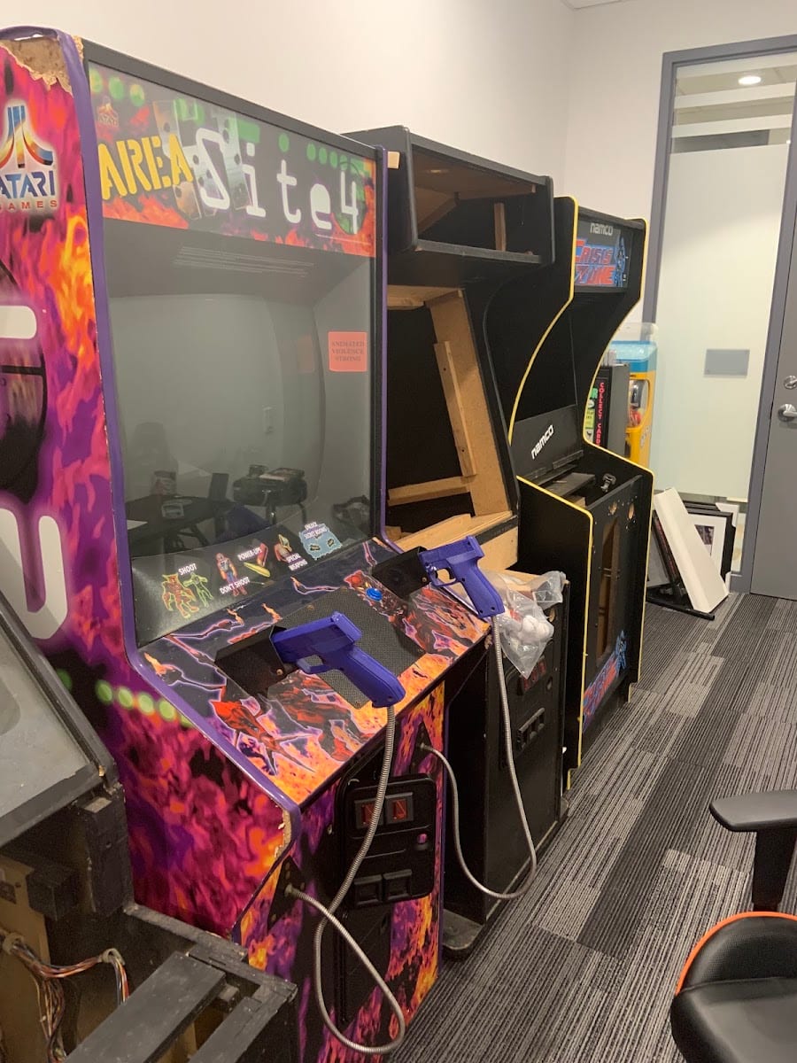 iParty Photo Booth & Retro Gaming Ent.