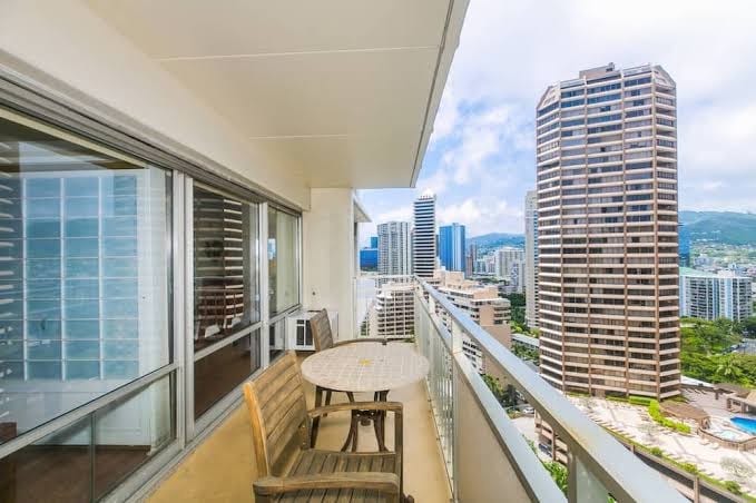 Ilikai Hotel 2-Bedroom with Views of the City Lights, and Partial Ocean View! No Resort Fees!