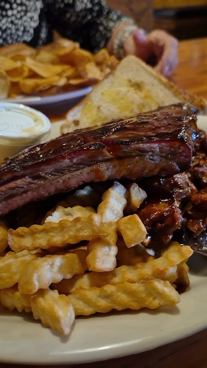 Sue's Wings & Things, photo 2