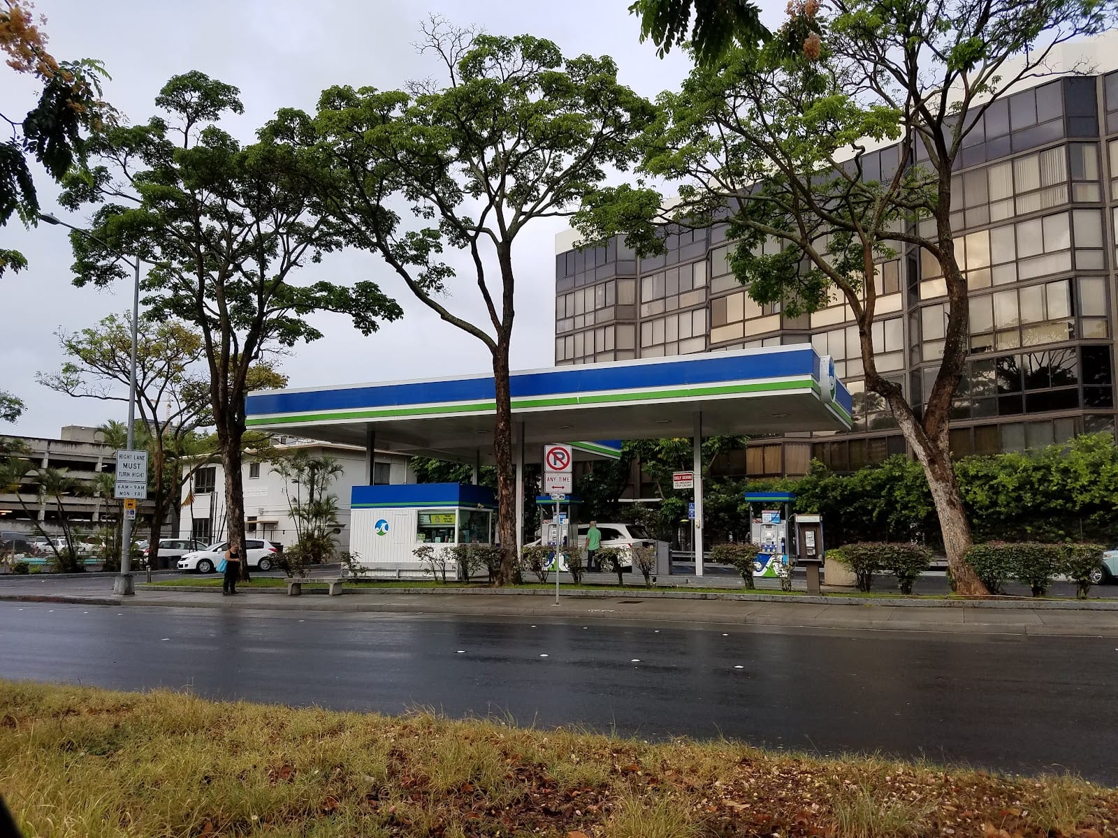 Aloha Island Mart