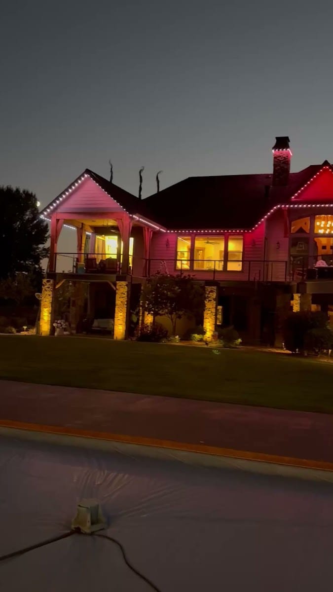 Saint Nick's Christmas Lights, photo 3