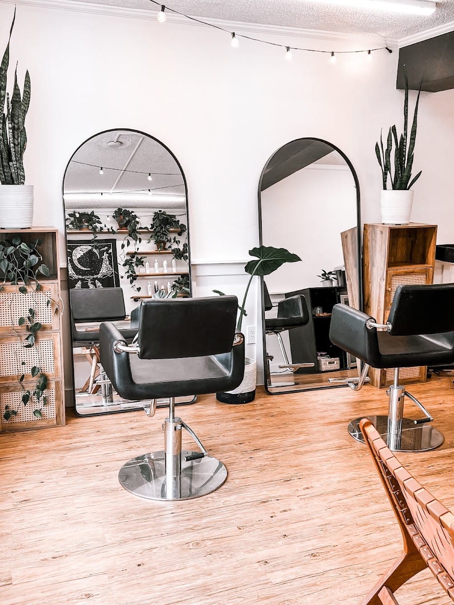 The Alchemist Salon, photo 3