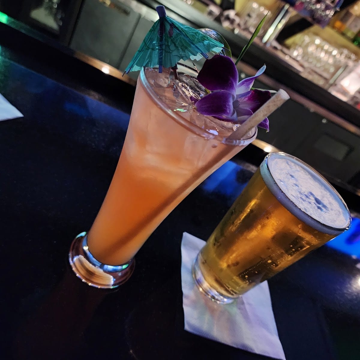 Bottoms Up Bar & Lounge, photo 4