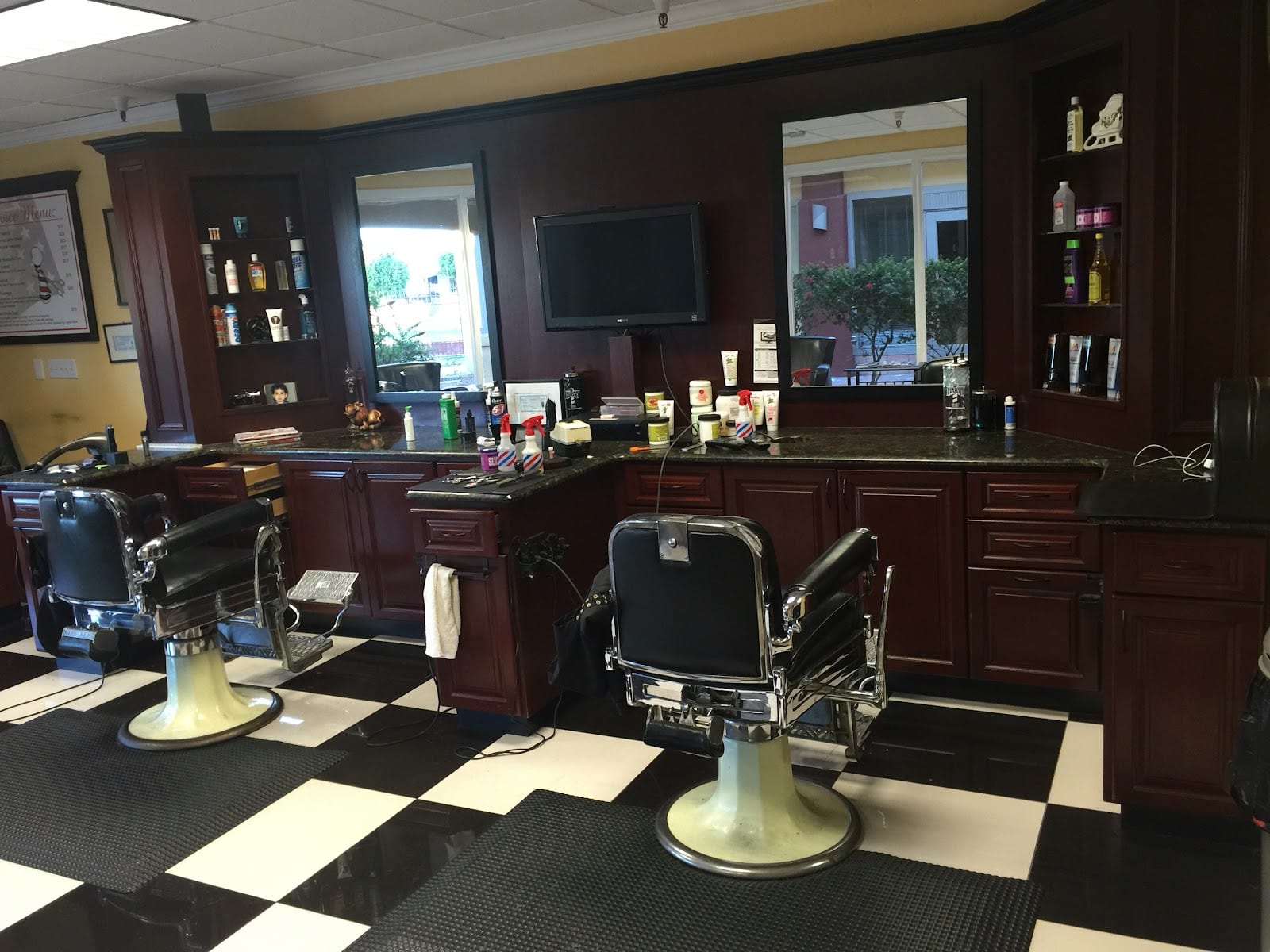 Aron's Barber Shop, photo 2