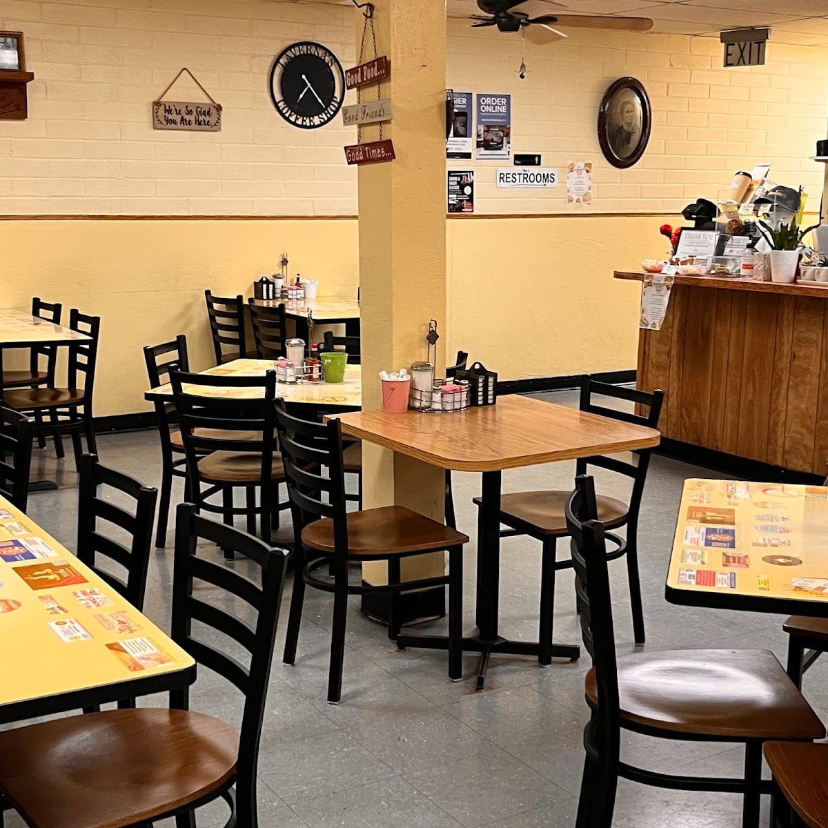 Laverna's Coffee Shop, photo 2